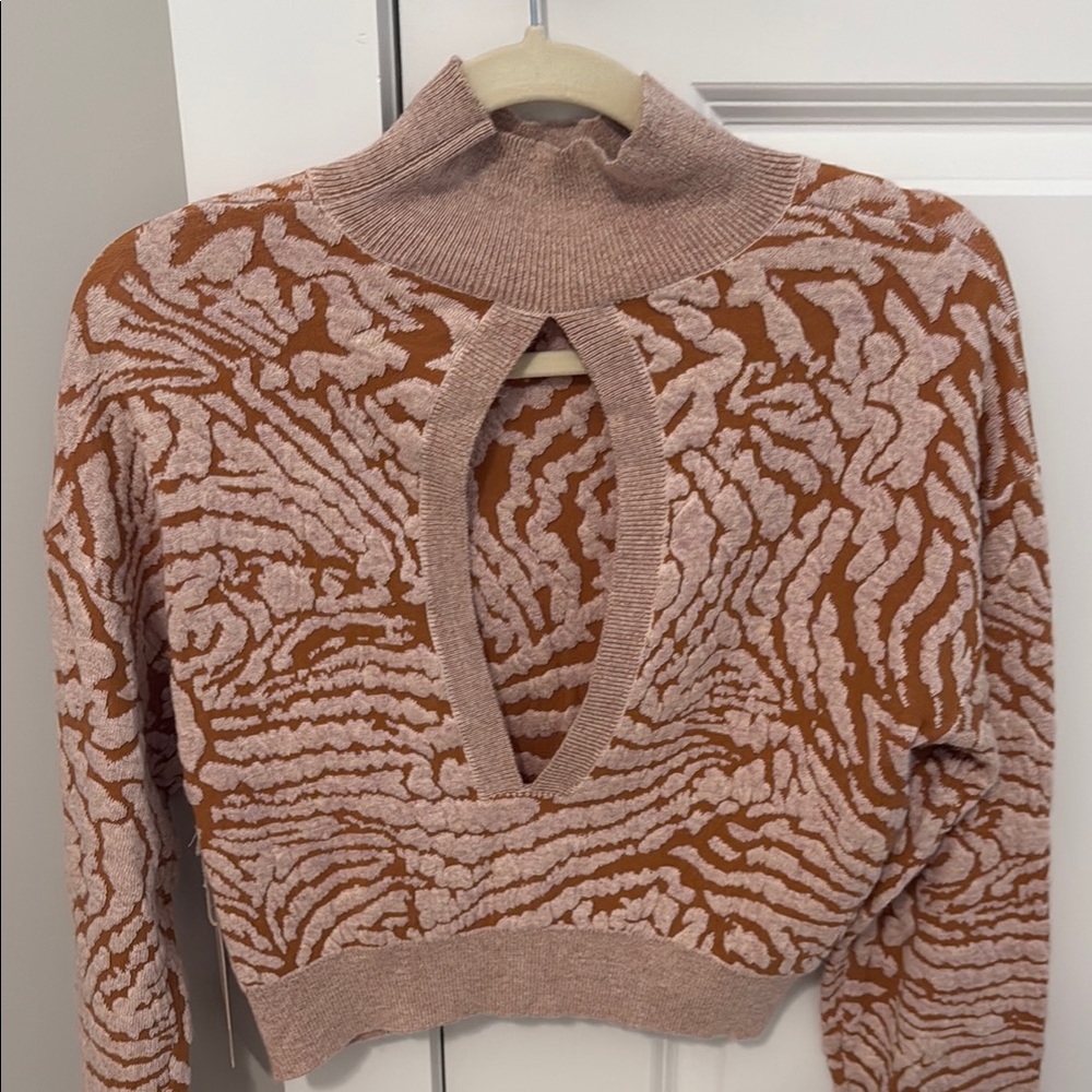 Beige and Rust Patterned Sweater - Picture 4 of 4